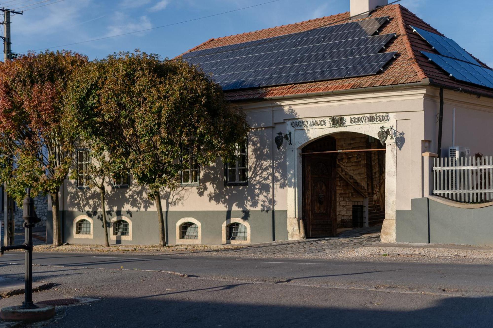Barka Galeria Hotel Es Etterem Tállya Exterior photo